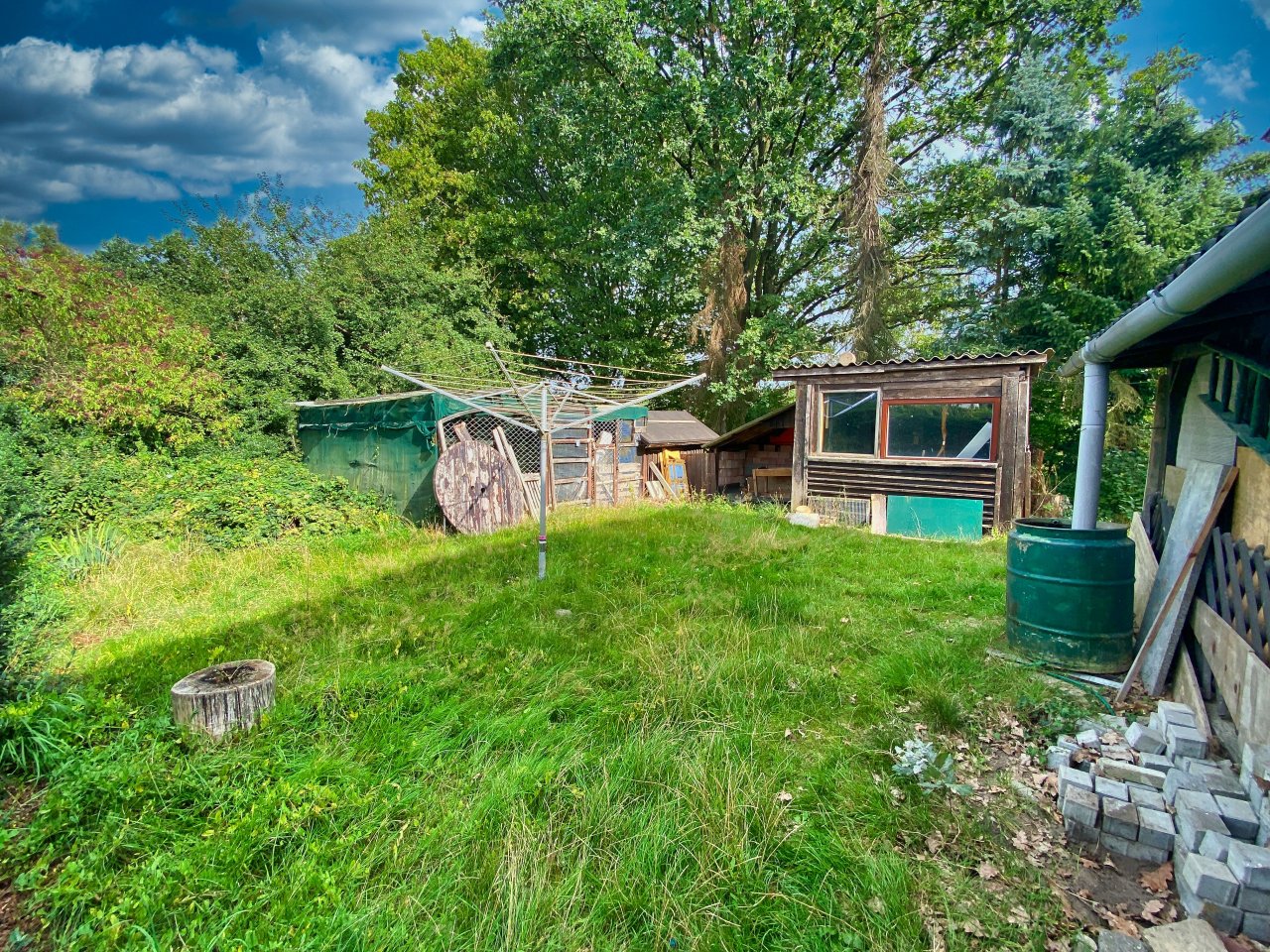 Reserviert: Romantisches Haus mit großem idyllischem Grundstück