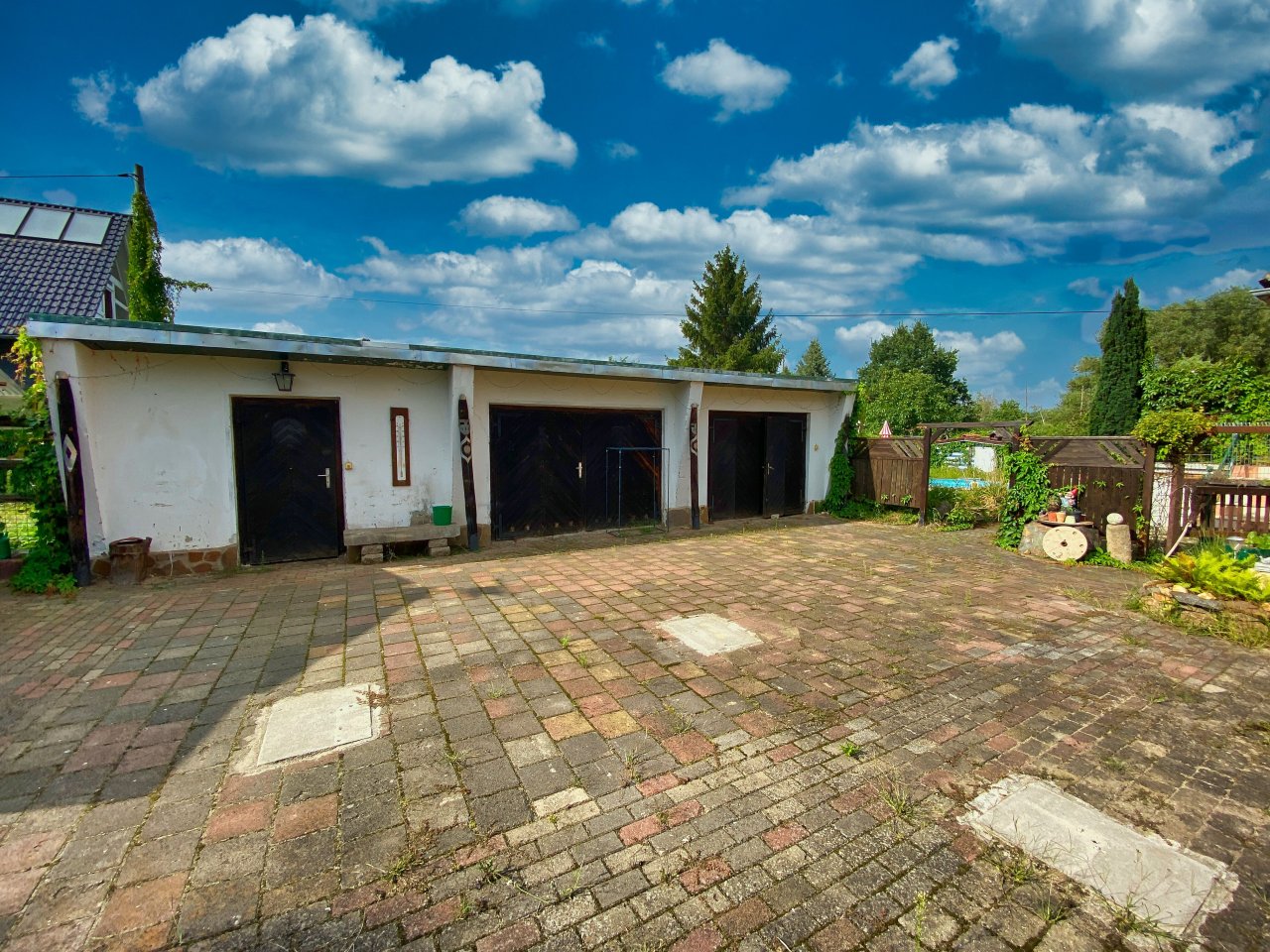 Reserviert: Romantisches Haus mit großem idyllischem Grundstück