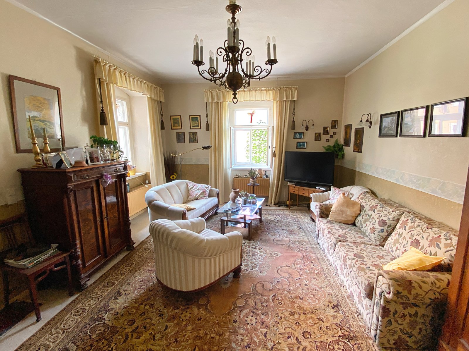 Einzigartiges Anwesen - Kapitalanlage (8,7 % Rendite) und selber Wohnen - Urlaub auf dem Bauernhof / Reiterhof -  Sie entscheiden! (Preis VB)