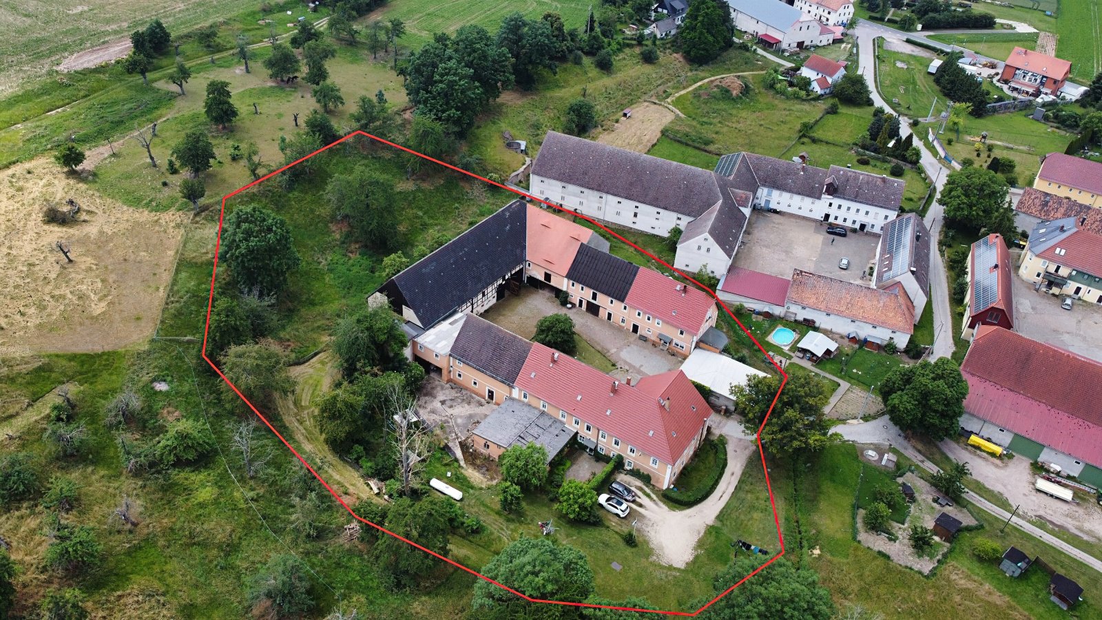 Einzigartiges Anwesen - Kapitalanlage (8,7 % Rendite) und selber Wohnen - Urlaub auf dem Bauernhof / Reiterhof -  Sie entscheiden! (Preis VB)