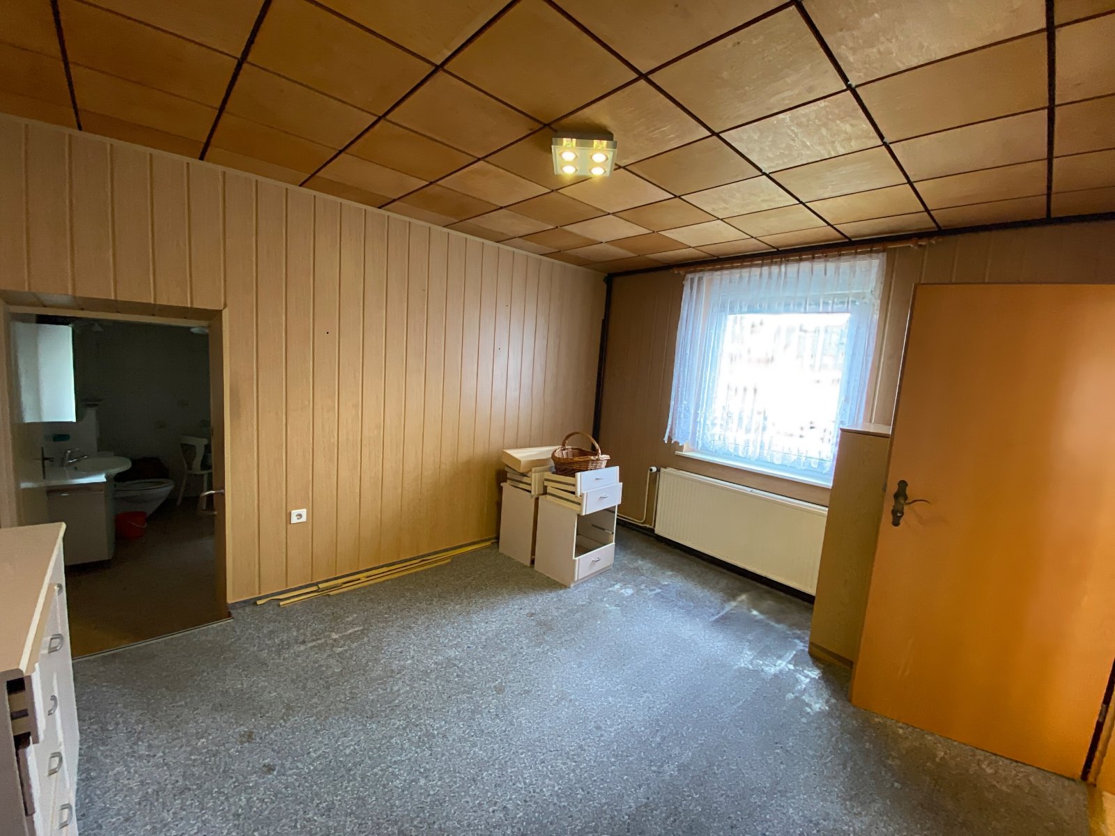 Einfamilienhaus mit Doppelgarage und großem Grundstück in Klitzschen