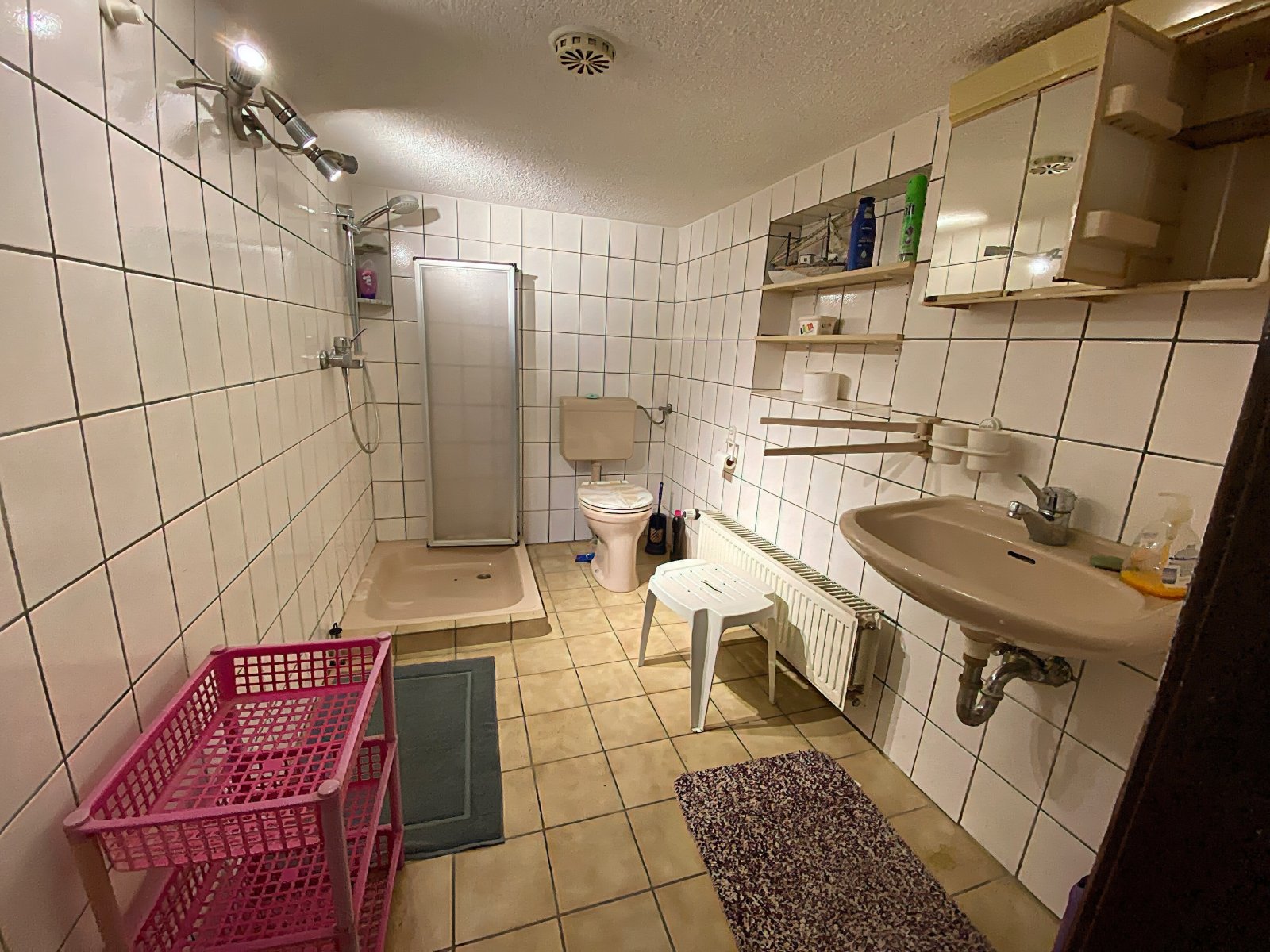 Einfamilienhaus mit Doppelgarage und großem Grundstück in Klitzschen