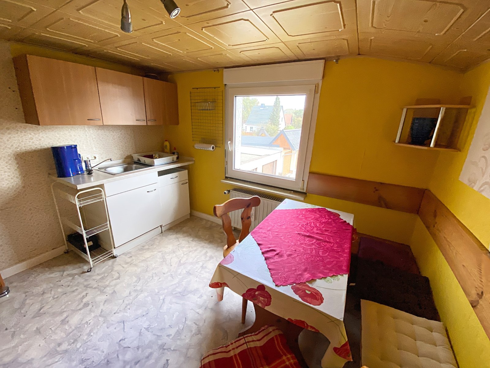 Einfamilienhaus mit Doppelgarage und großem Grundstück in Klitzschen