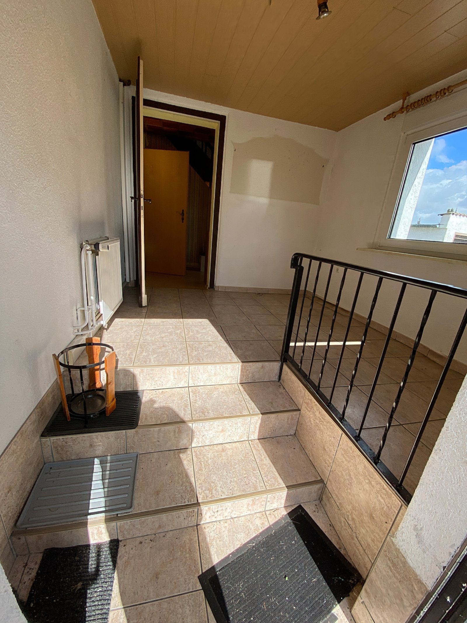 Einfamilienhaus mit Doppelgarage und großem Grundstück in Klitzschen