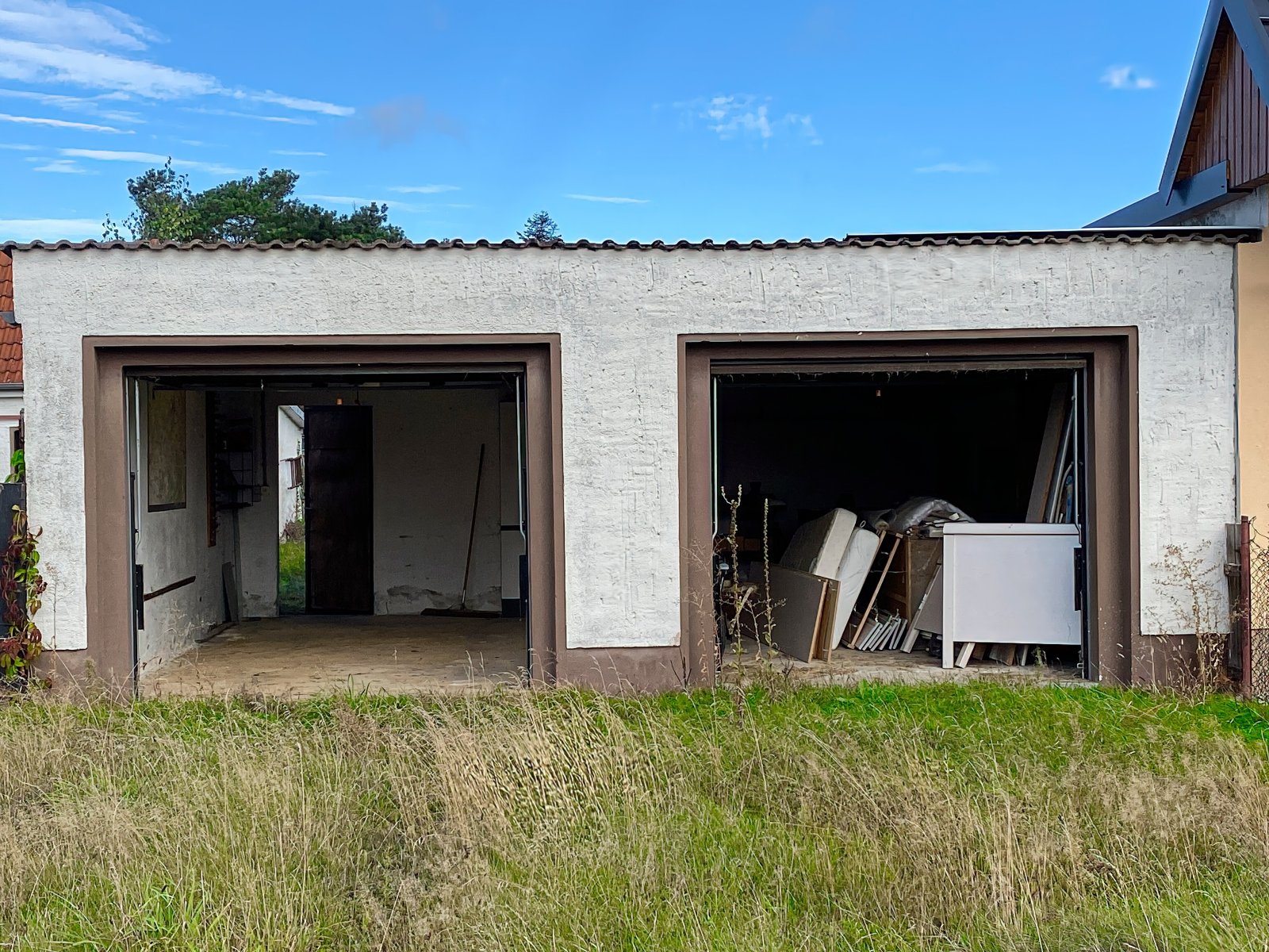Einfamilienhaus mit Doppelgarage und großem Grundstück in Klitzschen
