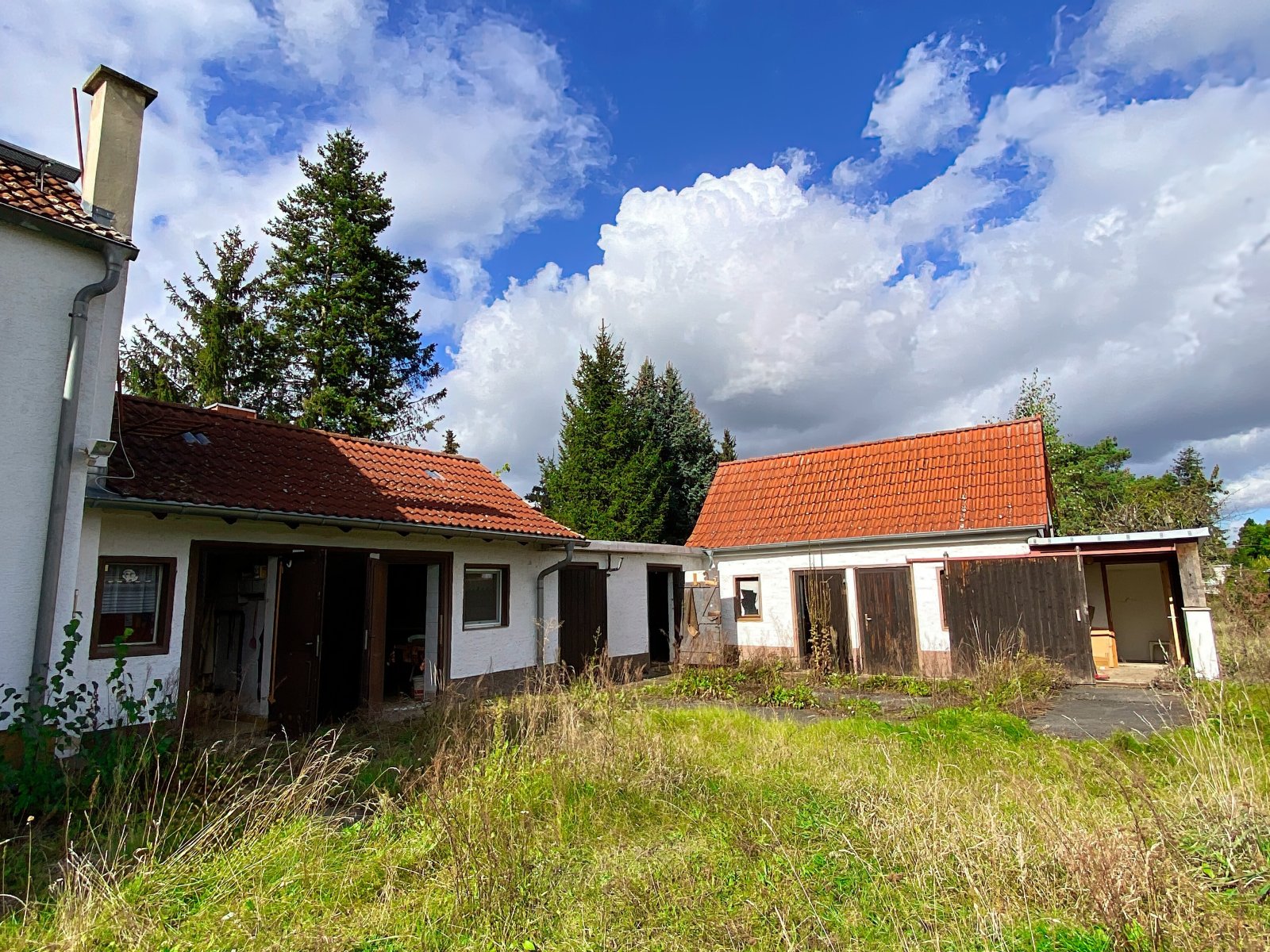 Einfamilienhaus mit Doppelgarage und großem Grundstück in Klitzschen