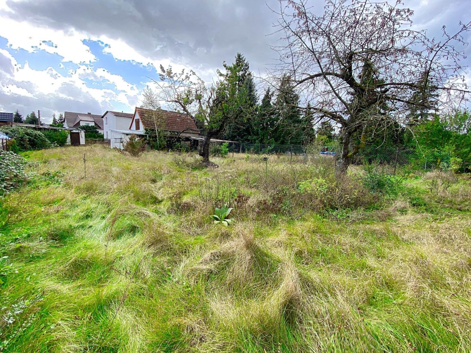 Einfamilienhaus mit Doppelgarage und großem Grundstück in Klitzschen