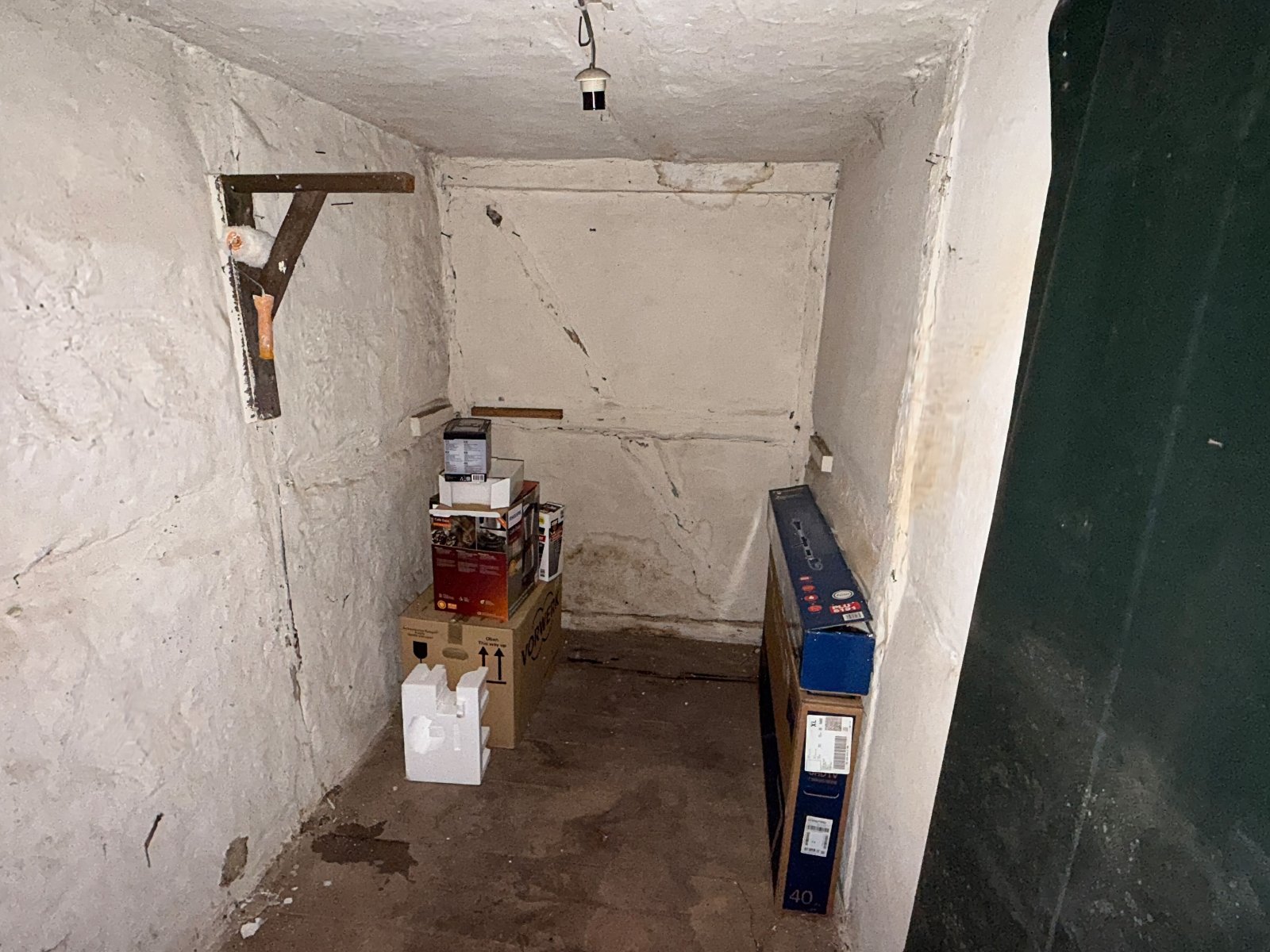 Reserviert: Charmantes, renovierungsbedürftiges Reihenmittelhaus mit Garten und 2 Garagen in Herzberg