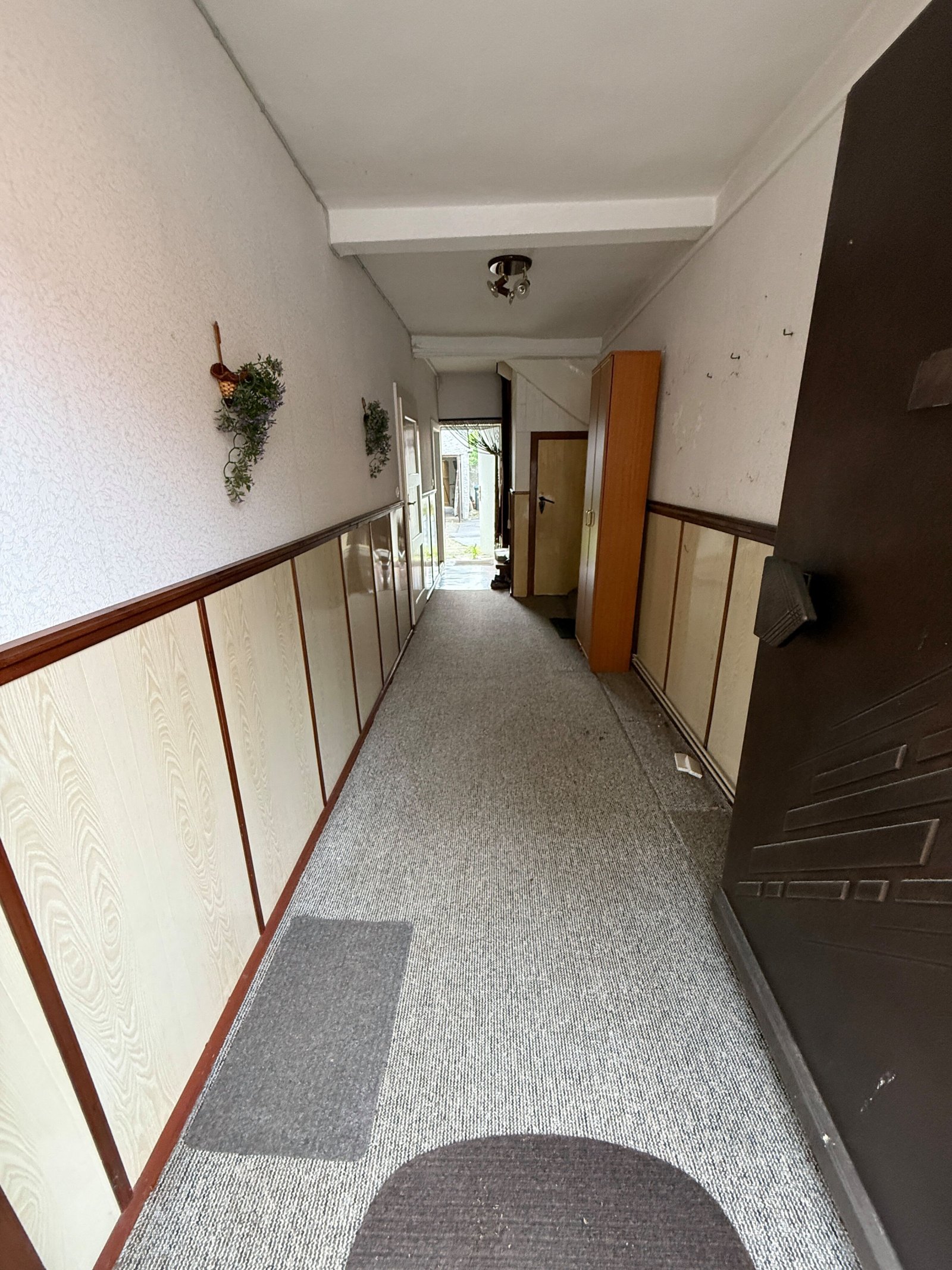 Reserviert: Charmantes, renovierungsbedürftiges Reihenmittelhaus mit Garten und 2 Garagen in Herzberg