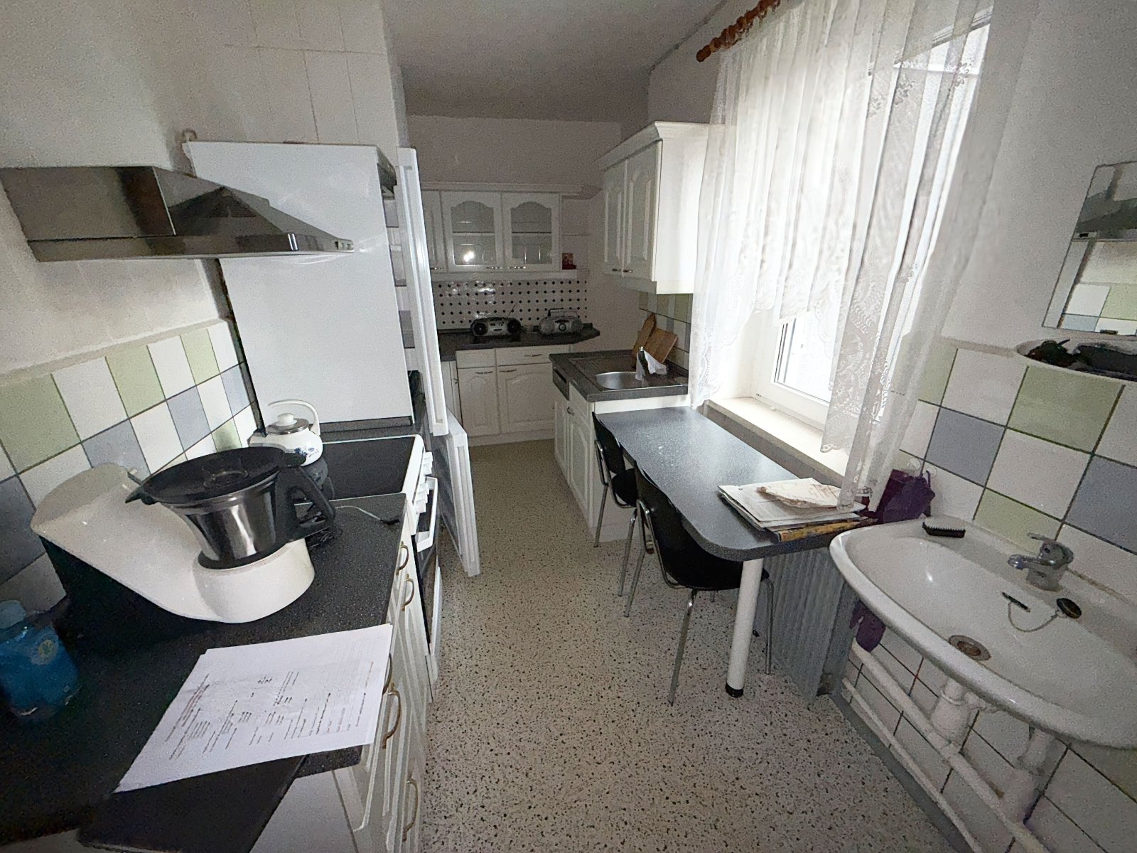 Reserviert: Charmantes, renovierungsbedürftiges Reihenmittelhaus mit Garten und 2 Garagen in Herzberg