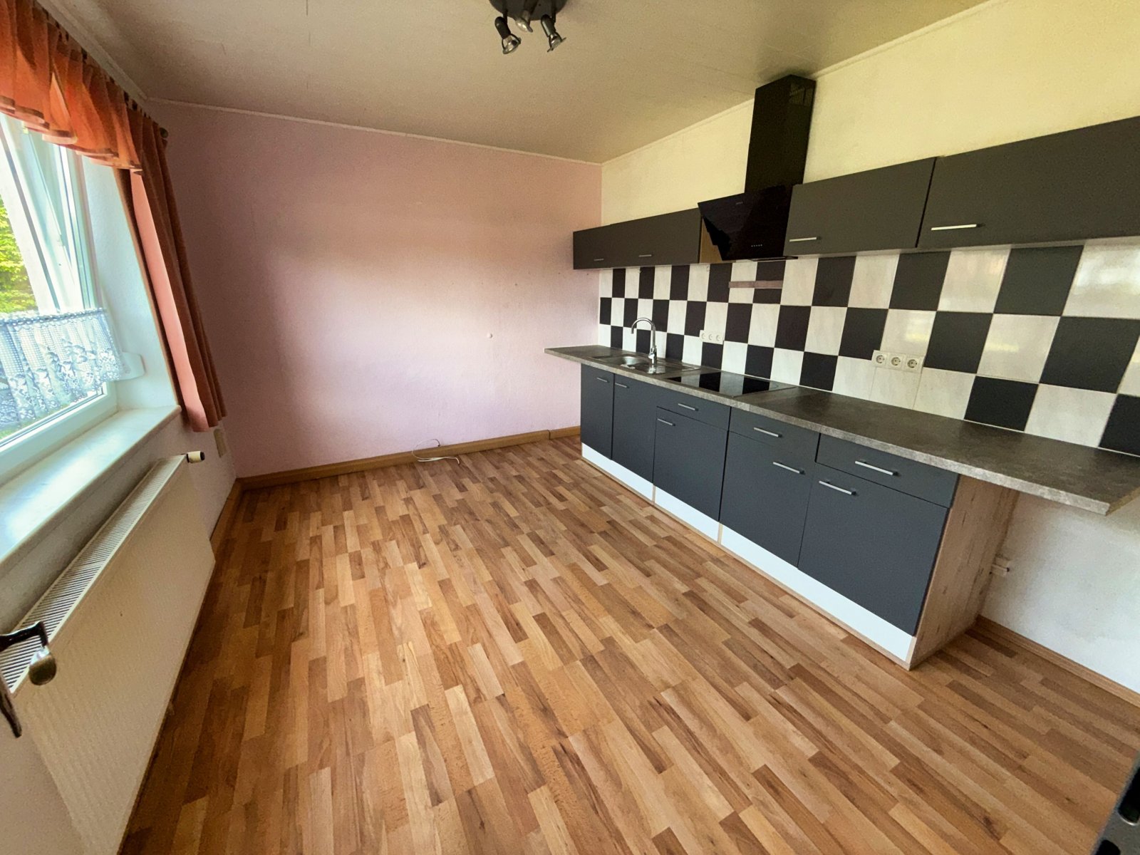 Gepflegtes Einfamilienhaus mit Garage, Anbau und Terrasse in Bad Schmiedeberg