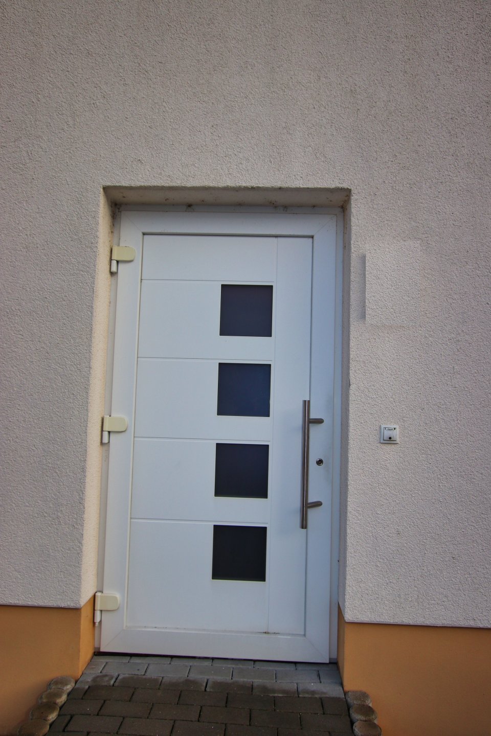 Hauseingang OG 4 Zimmer-Wohnung Hauseingang OG 4 Zimmer-Wohnung