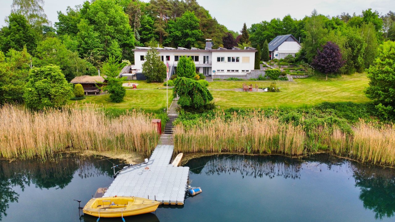 Verkauf in 03253 Tröbitz: Luxuriöses Traumanwesen - Alleinlage - Eigener See mit 29 Hektar