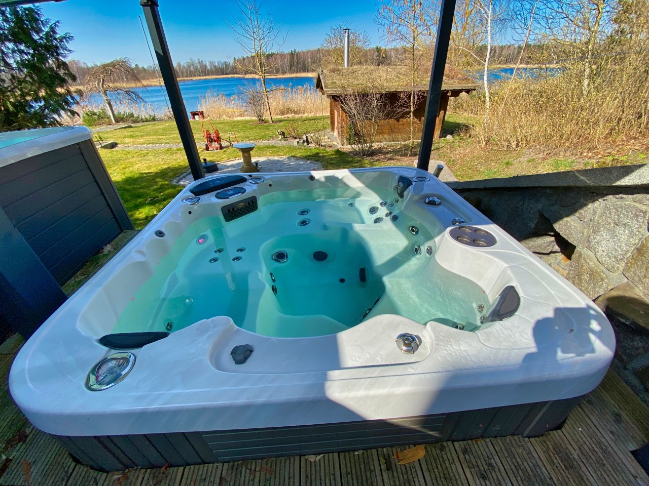 Luxus Whirlpool mit Seeblick