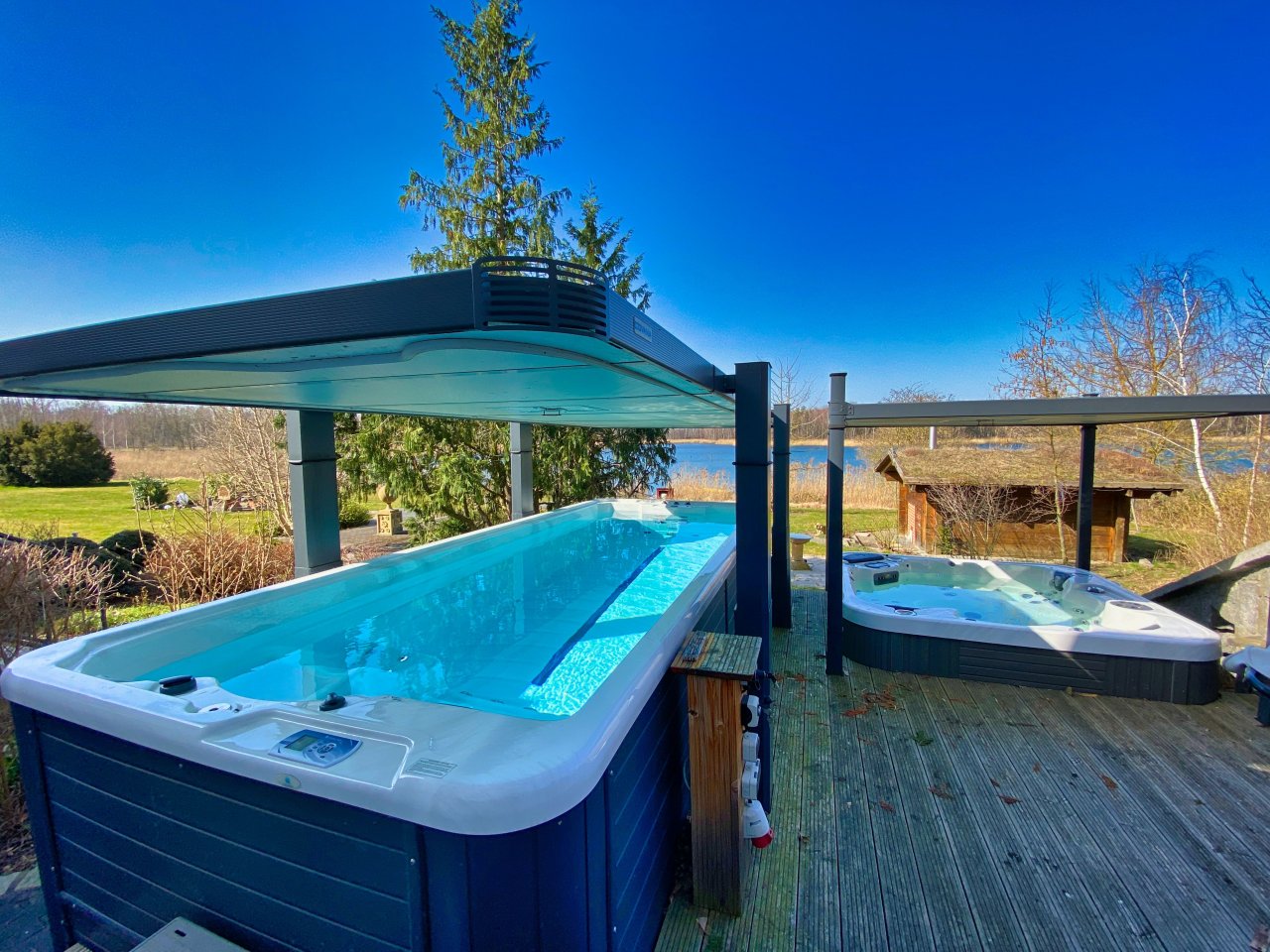 Luxus Whirlpools mit Seeblick Luxus Whirlpools mit Seeblick