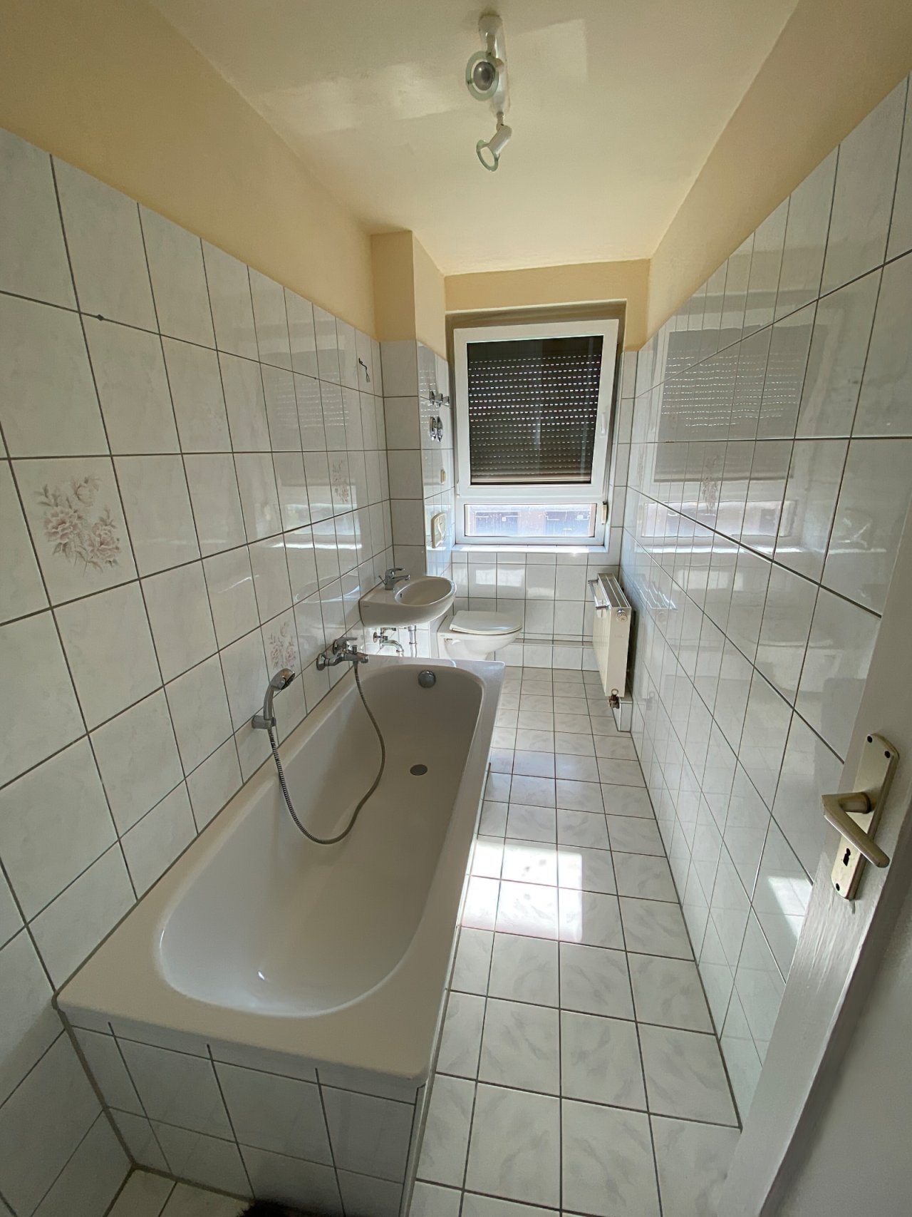 Tageslichtbad Wohnung OG links Tageslichtbad Wohnung OG links