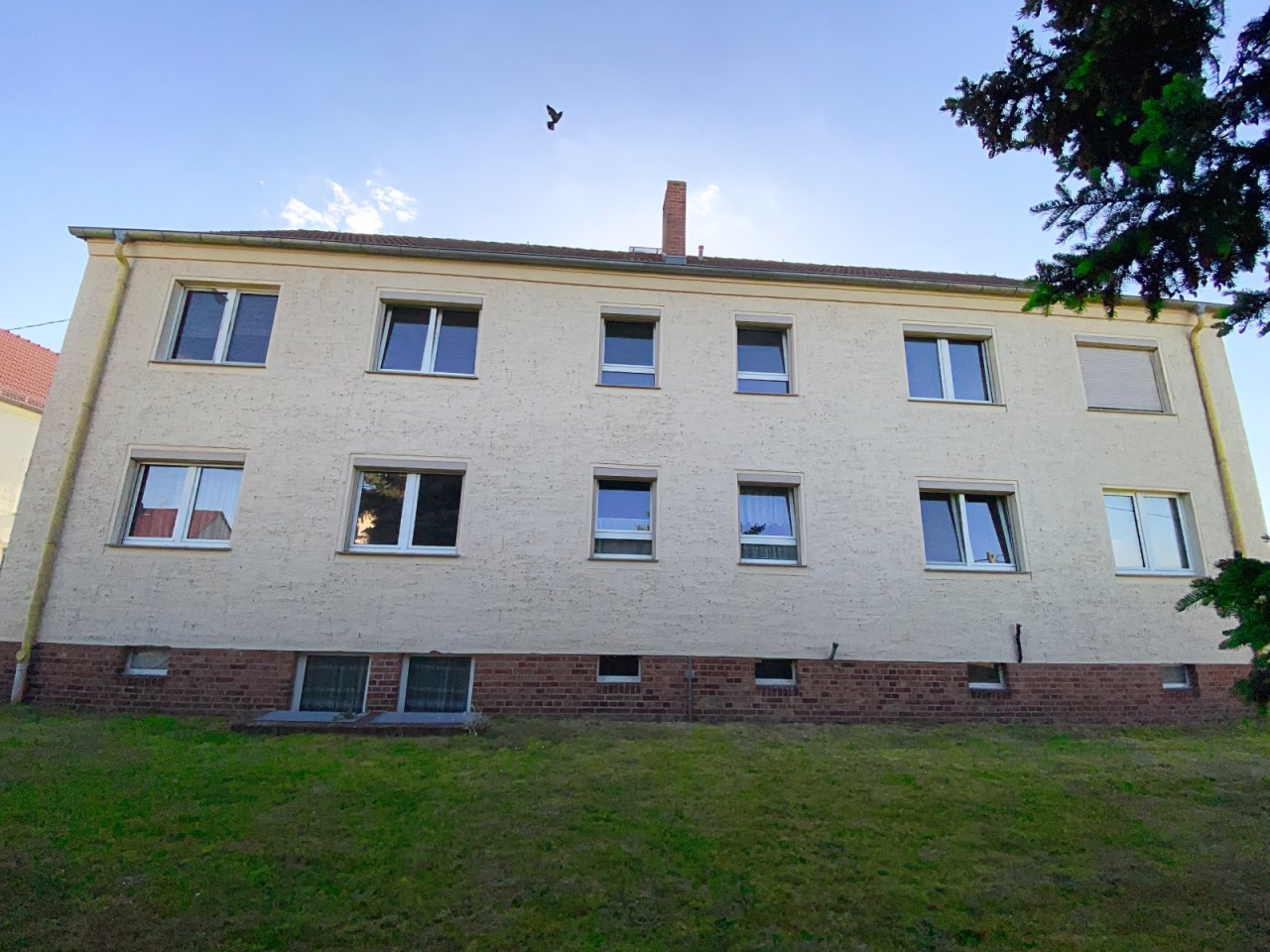 Mehrfamilienhaus Rückseite Mehrfamilienhaus Rückseite