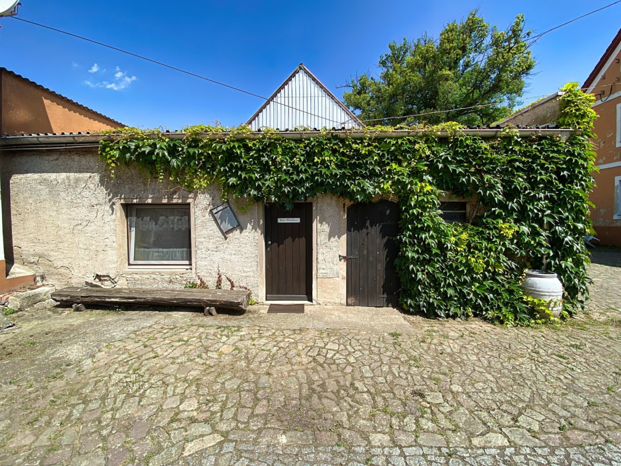 Ehemaliges Waschhaus mit kleiner Ferienwohnung Ehemaliges Waschhaus mit kleiner Ferienwohnung