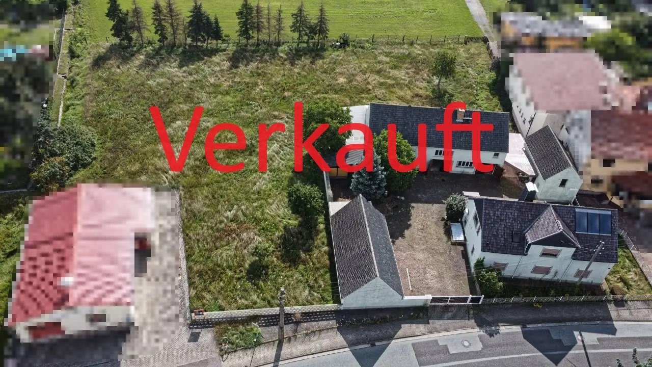 Röderland: Verkauft: Zweifamilienhaus mit Werkstätten, 3 Garagen und großem Grundstück  Röderland: Verkauft: Zweifamilienhaus mit Werkstätten, 3 Garagen und großem Grundstück