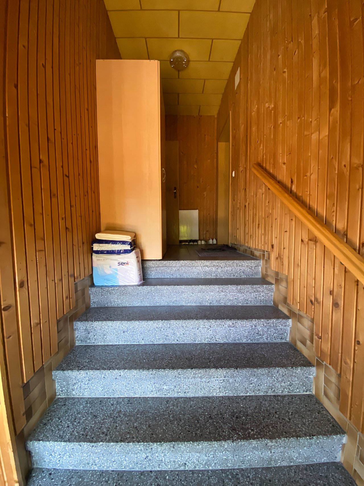 Flur Eingangsbereich Treppe in den Wohnbereich Flur Eingangsbereich Treppe in den Wohnbereich