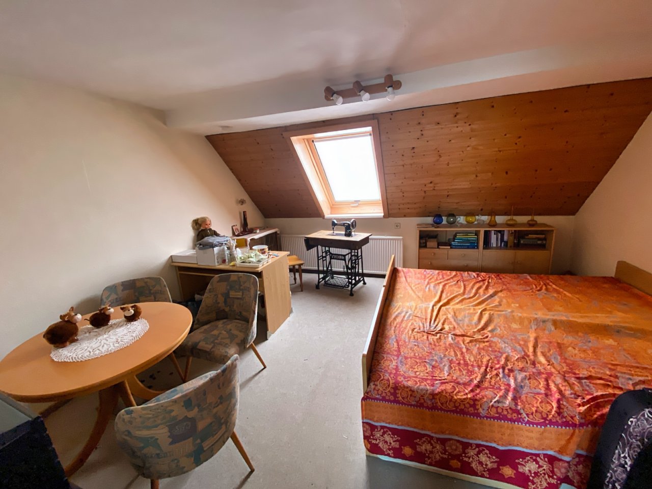 Schlafzimmer 2 2. OG Schlafzimmer 2 2. OG