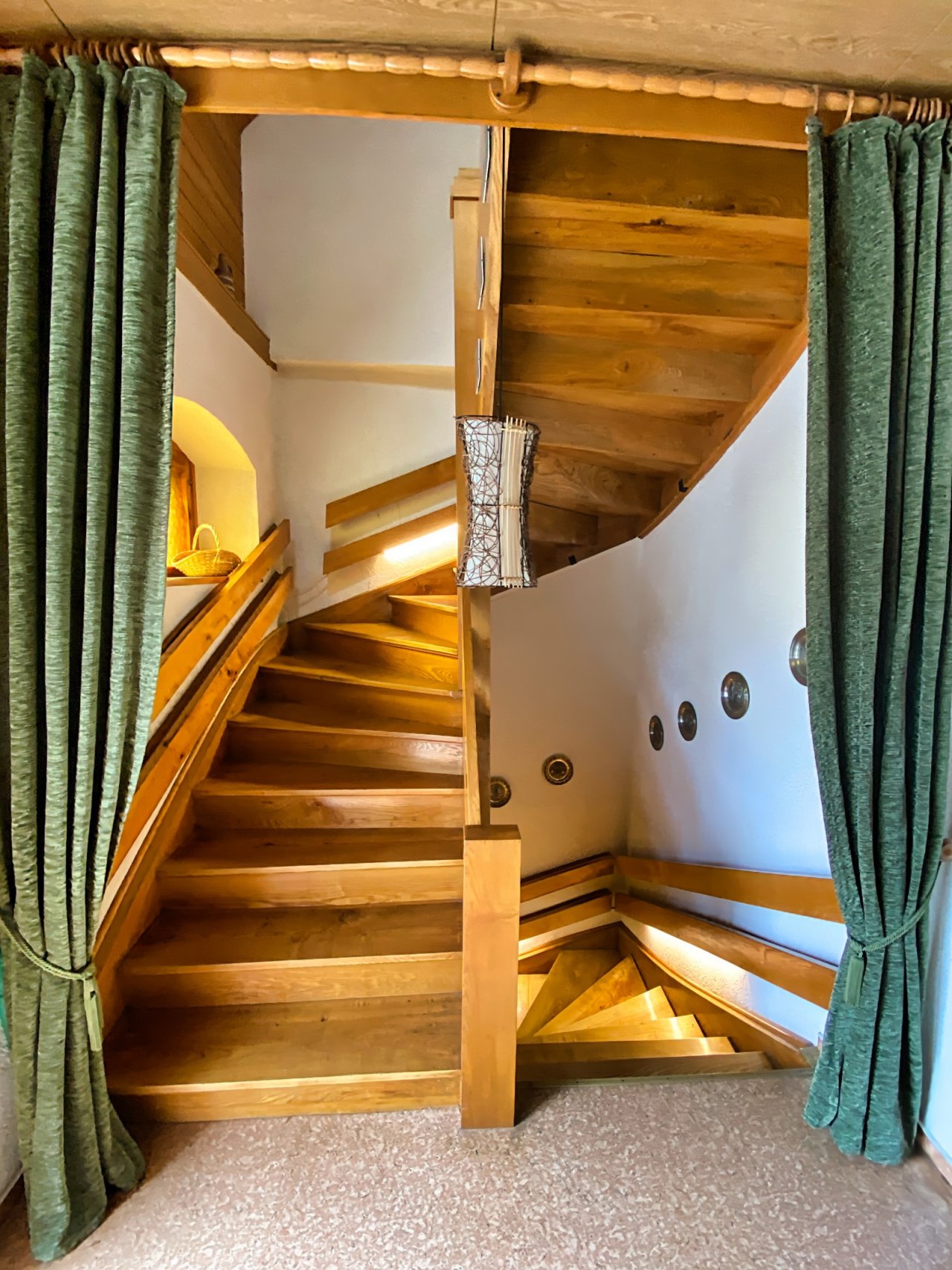 Treppe ins 2. OG Treppe ins 2. OG