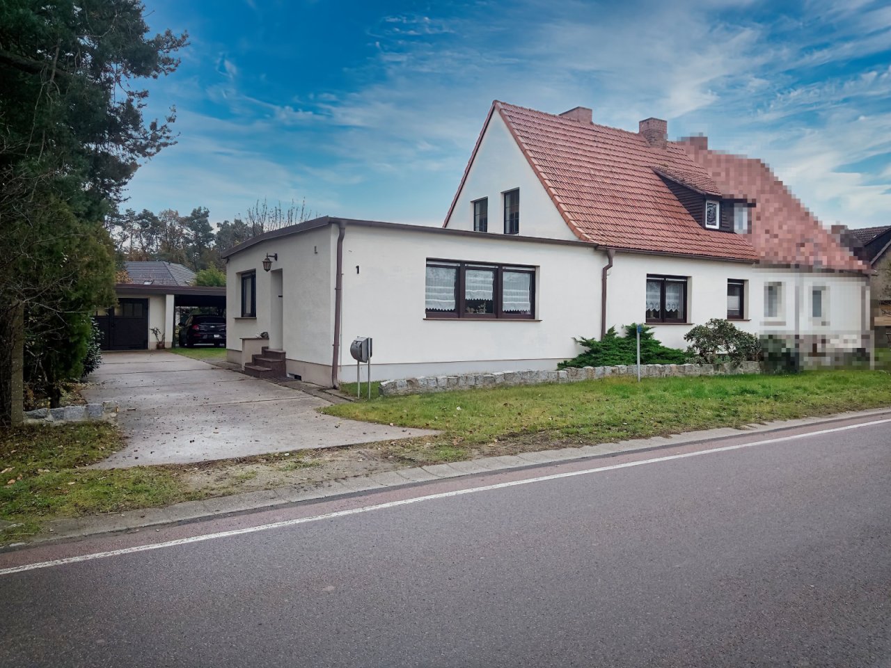 Doppelhaushälfte mit Anbau und Garage Doppelhaushälfte mit Anbau und Garage