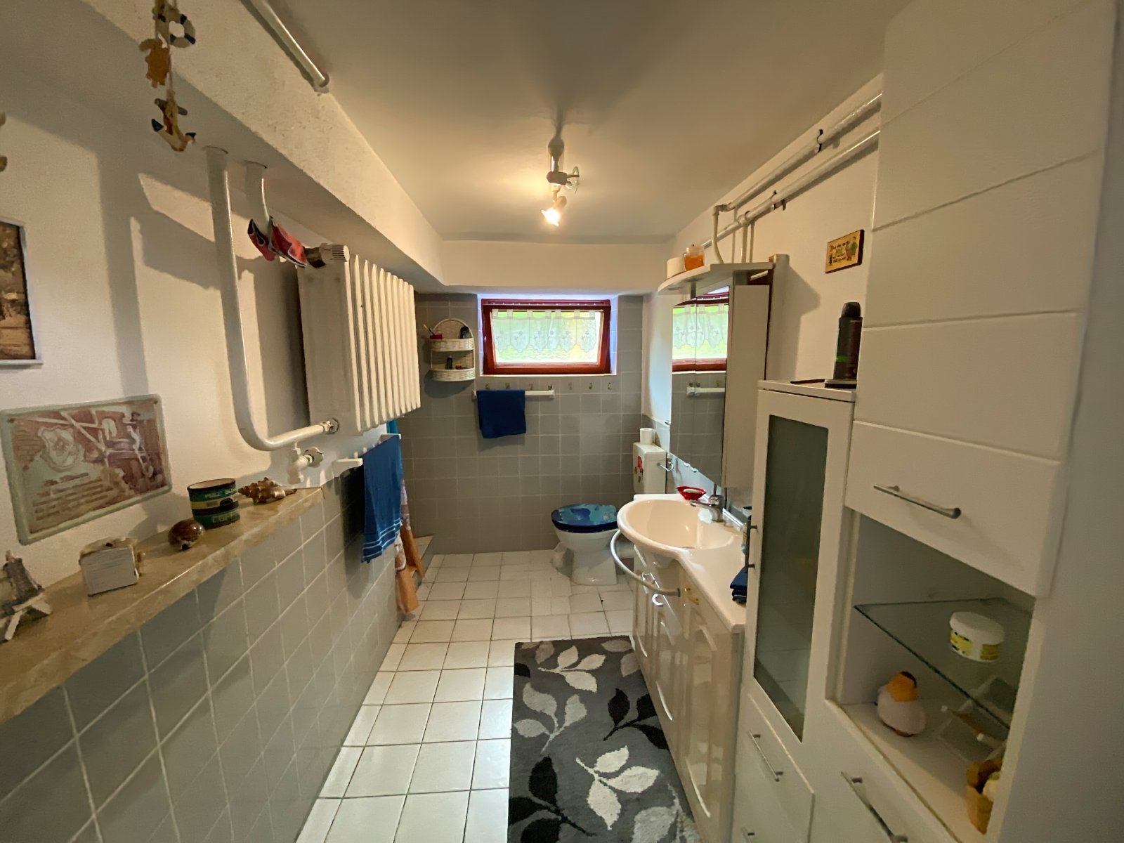 Tageslichtbad mit Dusche und WC KG Tageslichtbad mit Dusche und WC KG