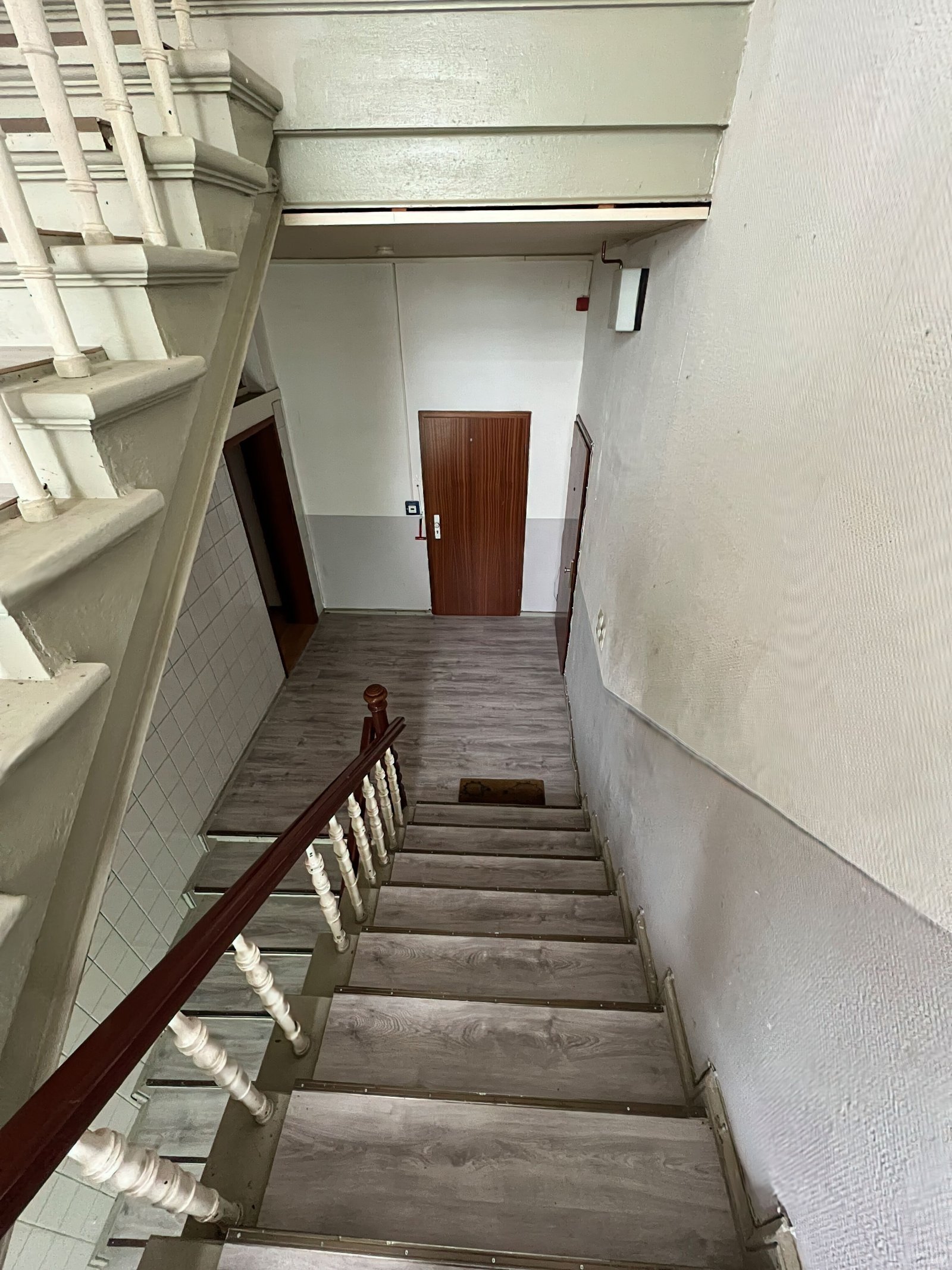 Treppenhaus 2. OG Treppenhaus 2. OG