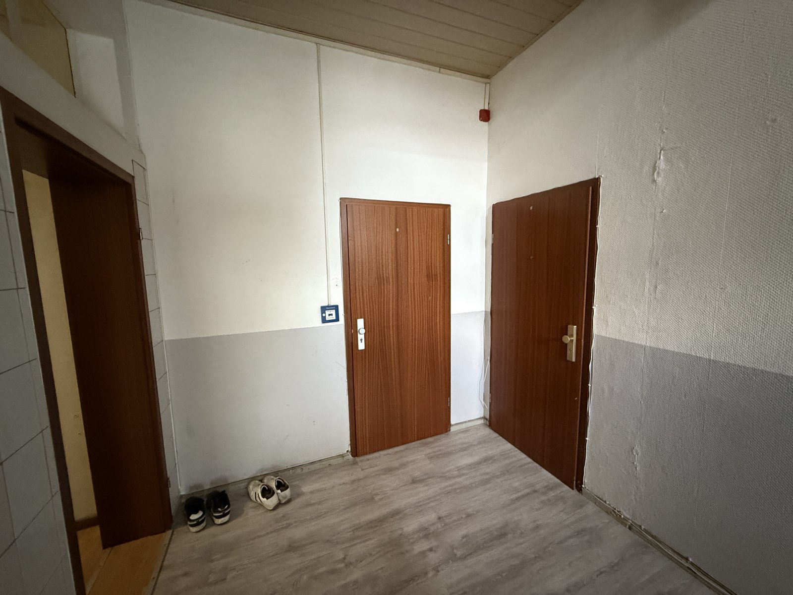 Treppenhaus 1. OG Treppenhaus 1. OG