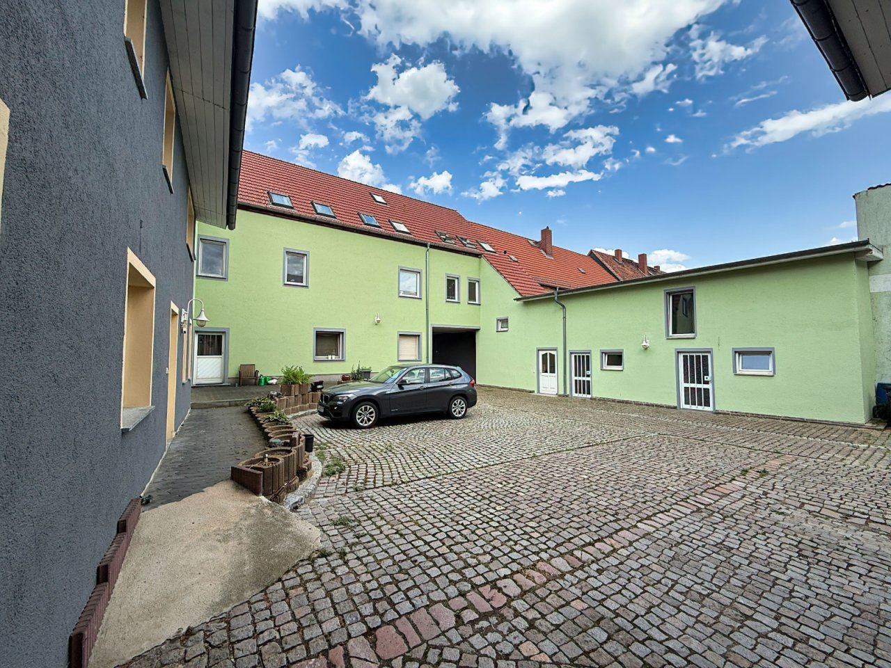 Innenhof mit Tordurchfahrt 