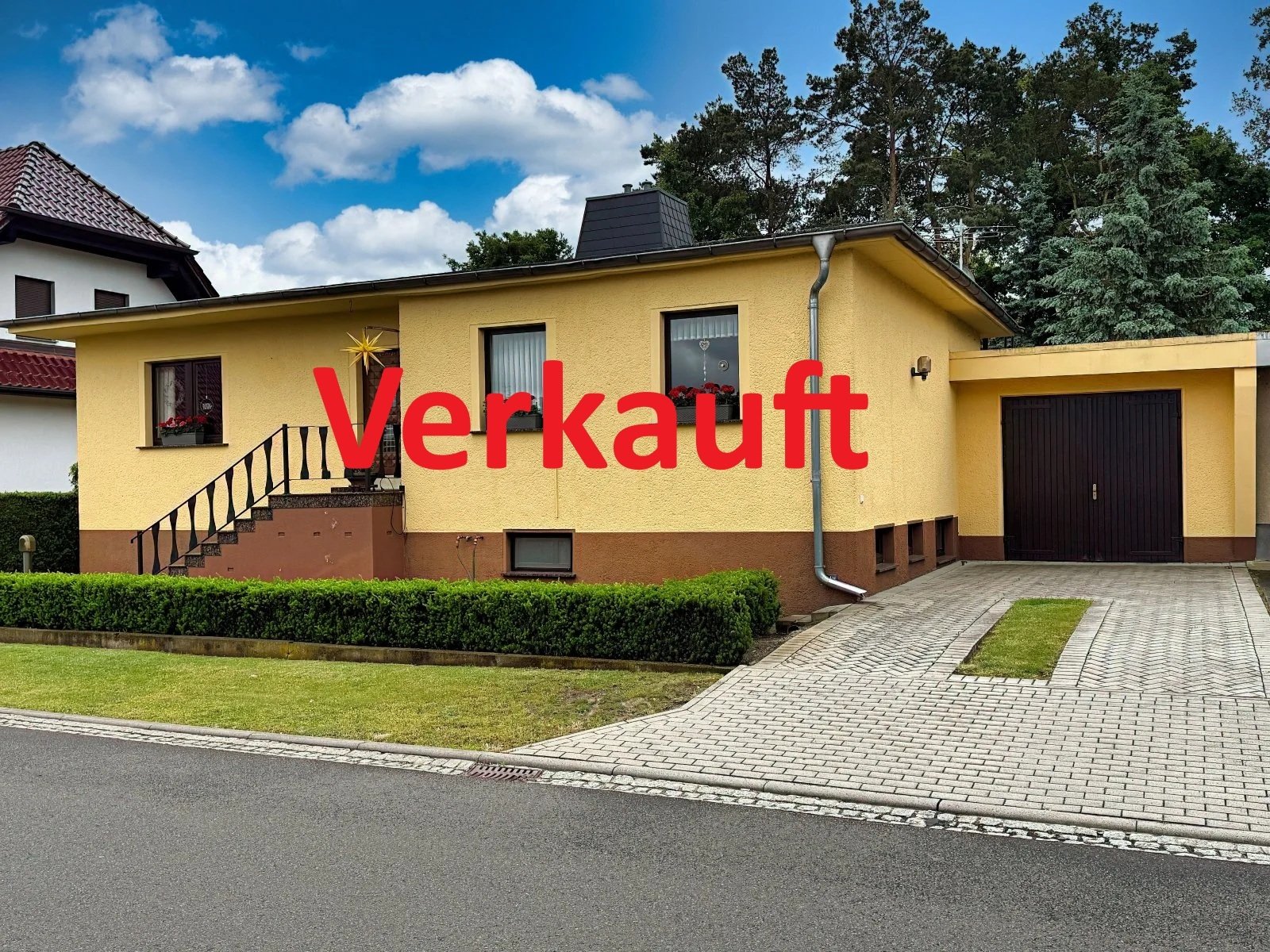 Jessen: Verkauft: Exklusiver Bungalow mit überdachtem Pool, Garage und idyllischem großen Grundstück in Jessen  Jessen: Verkauft: Exklusiver Bungalow mit überdachtem Pool, Garage und idyllischem großen Grundstück in Jessen