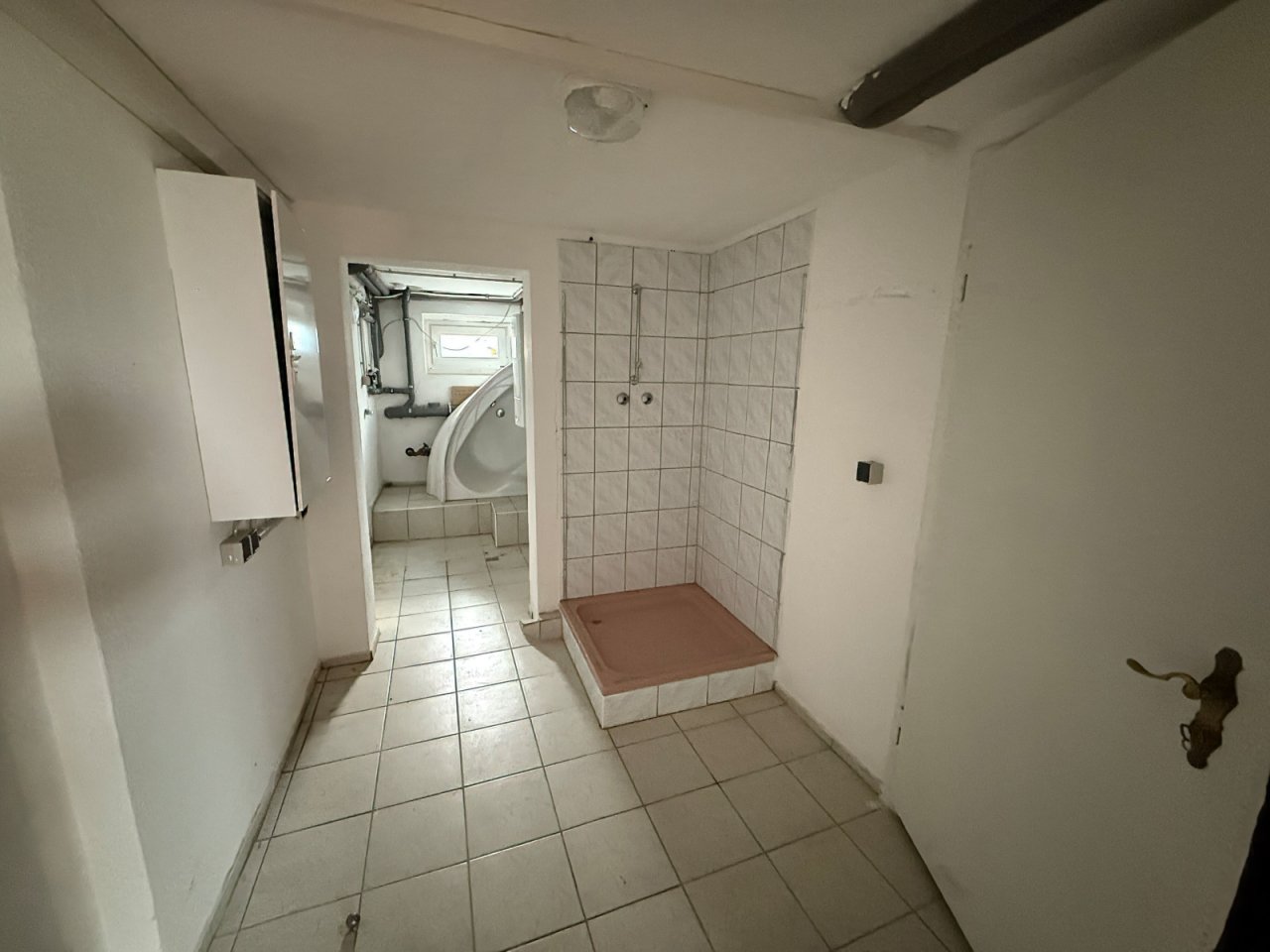 Dusche Keller