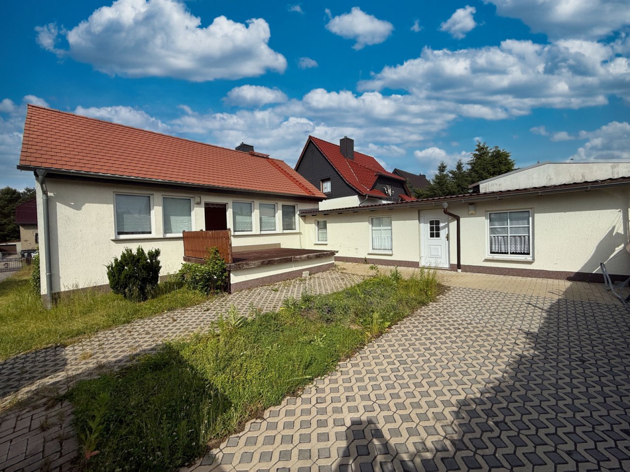 EFH Rückseite mit Anbau