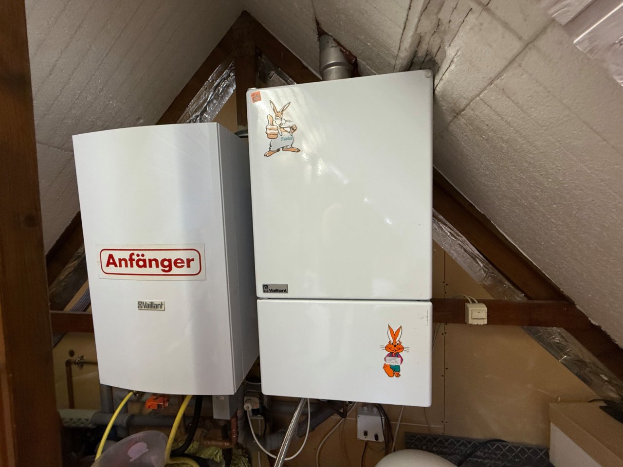 Gastherme und Warmwasserspeicher DG