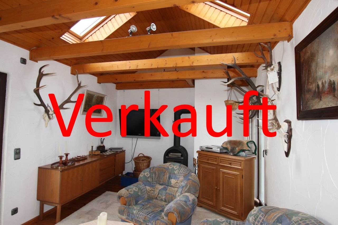 Großtreben-Zwethau: Einfamilienhaus mit Anbau  