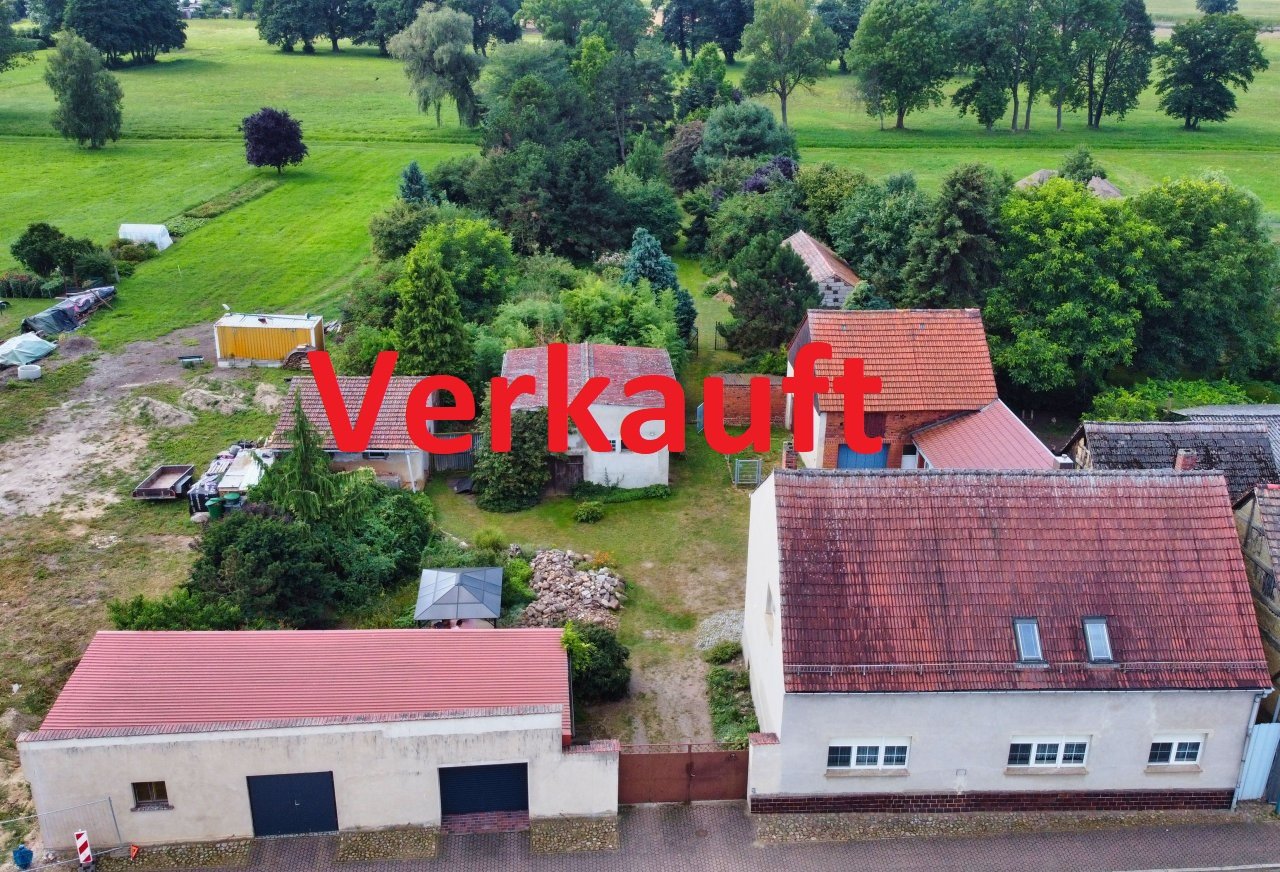 Schlieben: Einfamilienhaus mit sehr großem, parkähnlichem Grundstück, Garage und viel Nebengelass  Schlieben: Einfamilienhaus mit sehr großem, parkähnlichem Grundstück, Garage und viel Nebengelass
