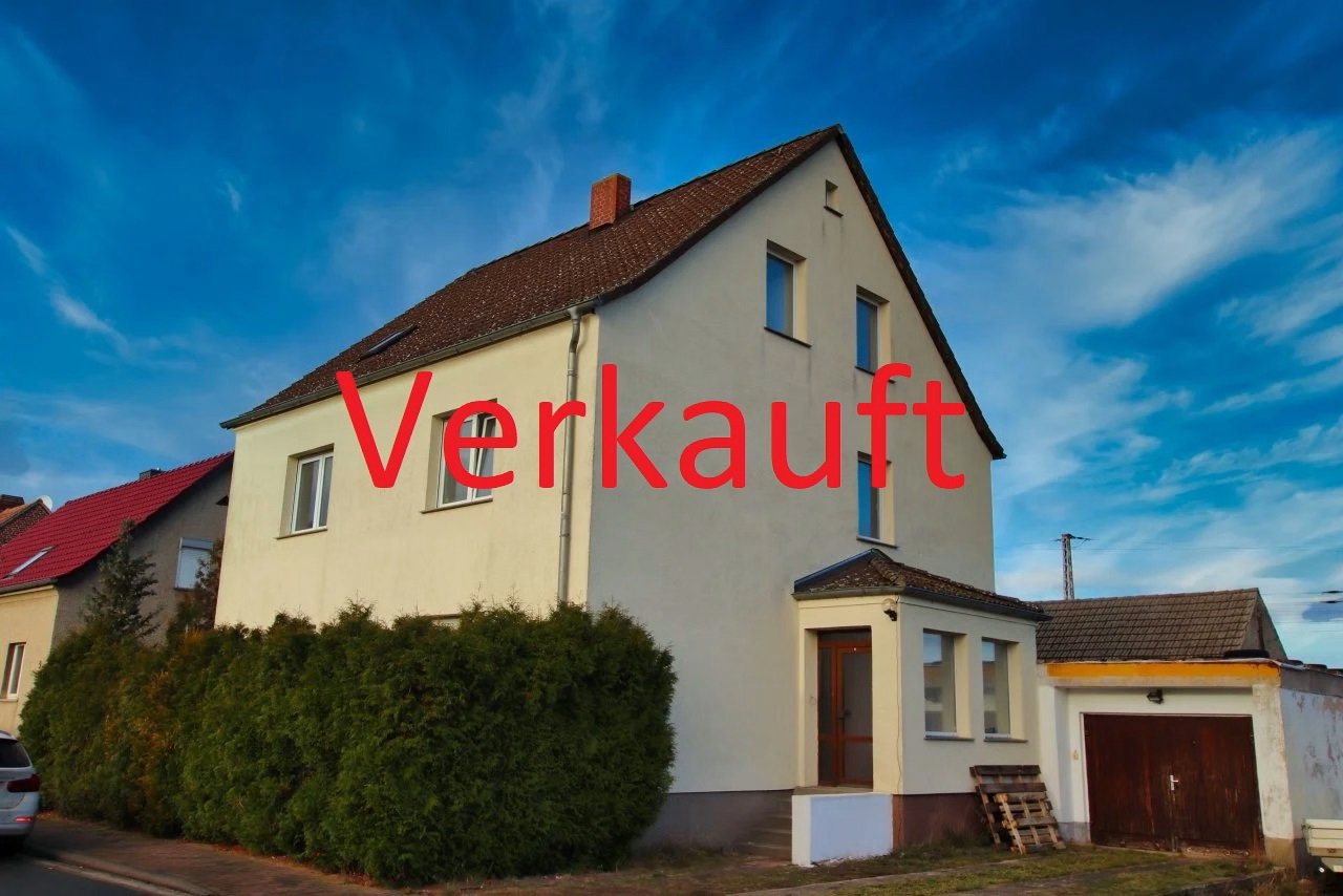 Zahna-Elster : Reserviert: Komplett saniertes Zweifamilienhaus mit Garage und Nebengebäude  Zahna-Elster : Reserviert: Komplett saniertes Zweifamilienhaus mit Garage und Nebengebäude