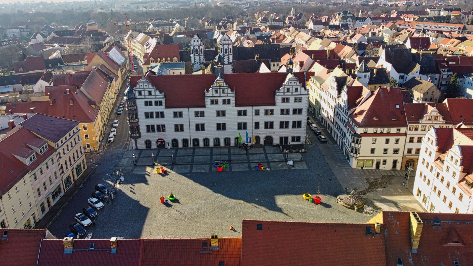Markt in Torgau Luftbildaufnahme mit Rathaus